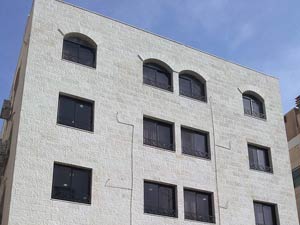 Для гидроизоляции стен использовали Belzona 5122 (Clear Cladding Concentrate)