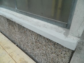 Подоконник отремонтирован с помощью легкого композита Belzona 4141 (Magma-Build)