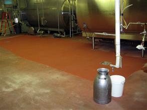 Пол отремонтирован с помощью Belzona 4181 (AHR Magma-Quartz)