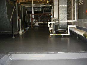 Пол в котельной отремонтирован и защищен от протечек с помощью Belzona 5231 (SG Laminate) без помех для работы больницы